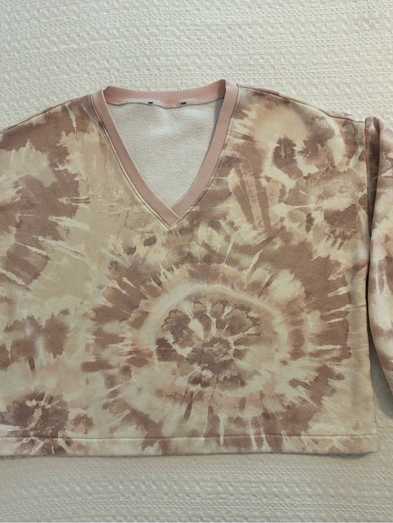 Marled by Reunited Clothing Sweaters - Marled by Reunited Clothing. Trendy Neutral Tie-Dye Cropped V-Neck Sweatshirt